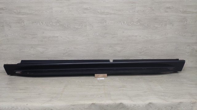 Накладка на порог левая A1676986500 MERCEDES