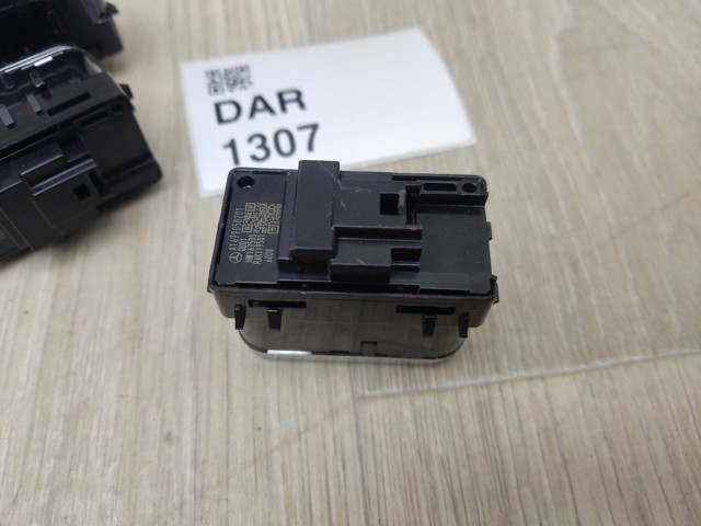 MERCEDES A1679050201 Кнопка стеклоподъемника передняя в наличии Каменское