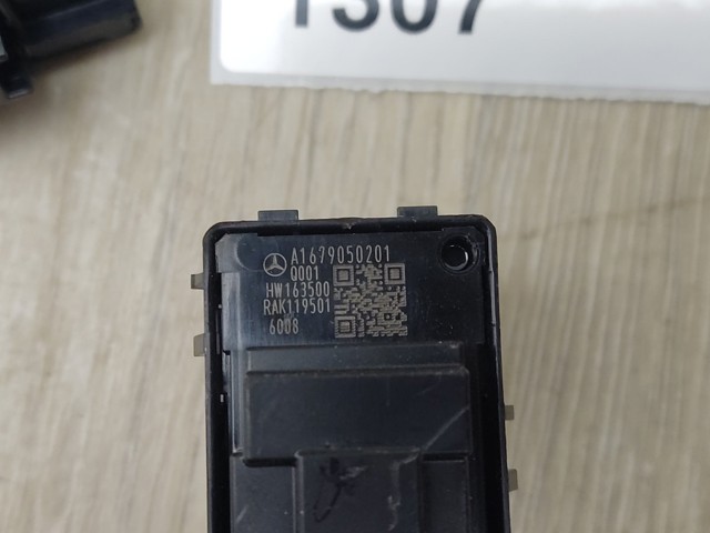 A1679050201 MERCEDES Кнопка стеклоподъемника передняя купить в Ирпень