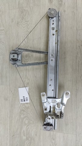 Стеклоподъемник задней левой двери A1687300946 MERCEDES