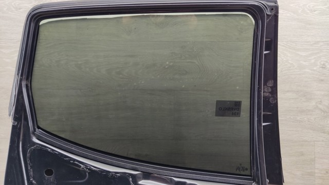 Стекло заднее левое A1687350100 MERCEDES