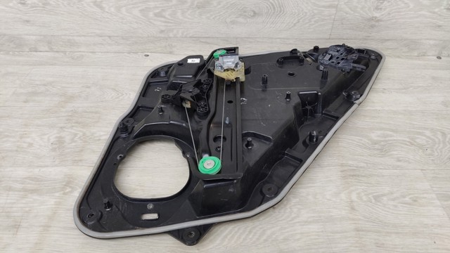Стеклоподъемник задней левой двери A1767303800 MERCEDES
