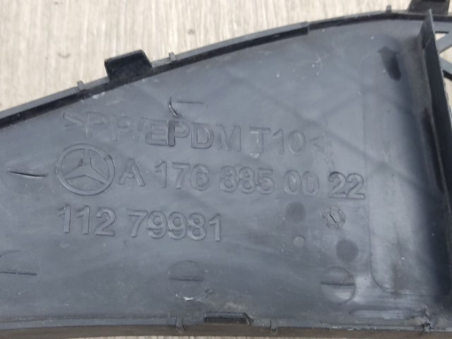 Решетка бампера переднего центральная A1768850022 MERCEDES