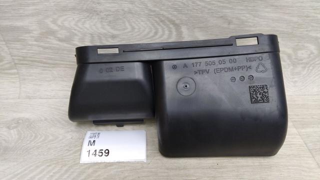 MERCEDES A1775050500 Правый дефлектор радиатора в наличии Полтава