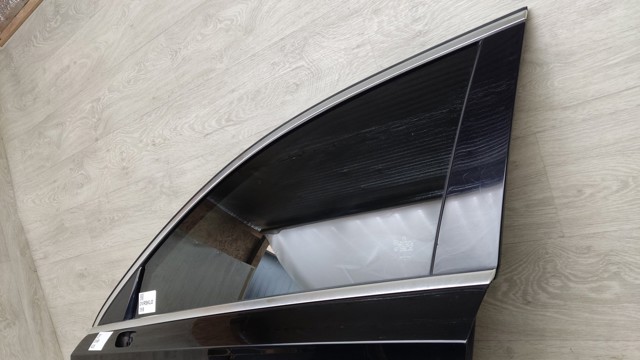 Стекло водительской двери A1777253700 MERCEDES
