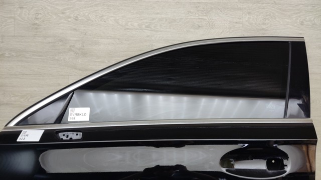 A1777253700 MERCEDES Стекло двери передней левой купить в Николаев