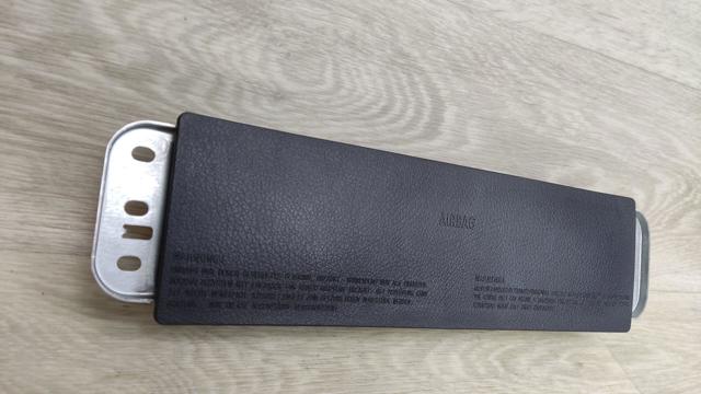 Эйрбэг защиты коленей нижняя A17786002029051 MERCEDES