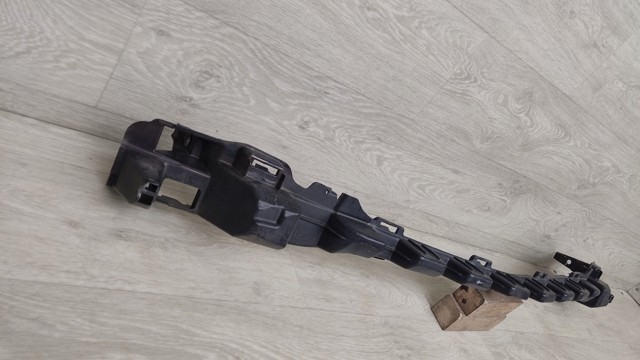 Кронштейн бампера переднего, центральный A2048854065 MERCEDES