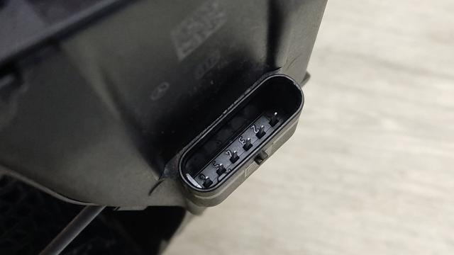Педаль акселератора A2053000004 MERCEDES