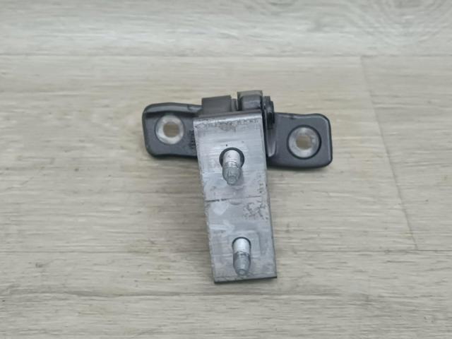 A2057200237 Петля двери передней правой купить Житомир