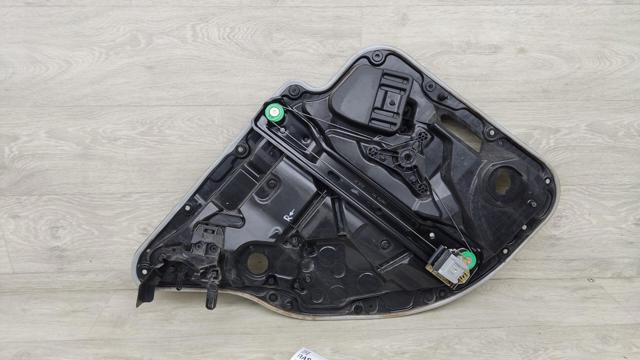 Стеклоподъемник задней правой двери A2057308004 MERCEDES