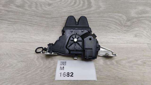 Замок и ручка двери задка A2057500600 MERCEDES