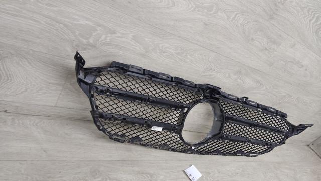 Облицовка радиатора A2058880323 MERCEDES