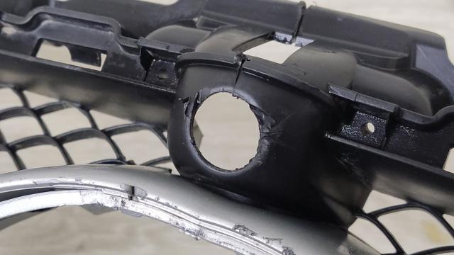 A2058880323 MERCEDES Решетка радиатора купить в Львов
