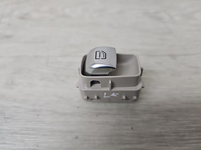 A20590515138R73 MERCEDES Кнопочный блок управления стеклоподъемником передний правый купить в Ровно