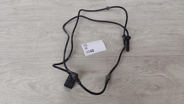 Датчик АБС (ABS) передний, правый A2059054507 MERCEDES