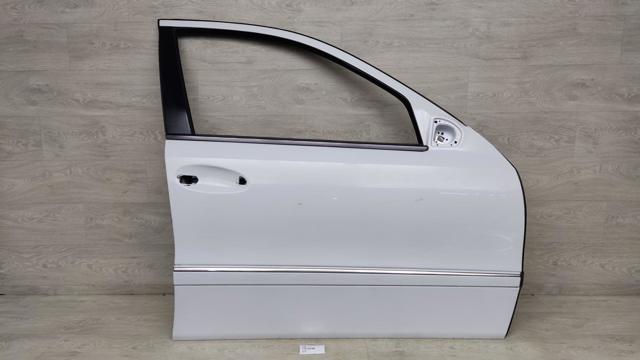 Пассажирская передняя дверь A2117201405 MERCEDES