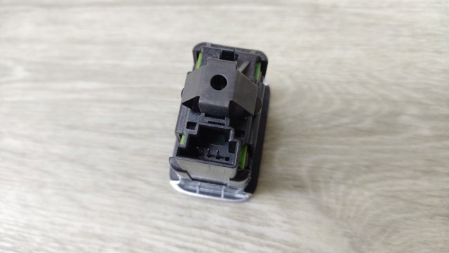 MERCEDES A2129059200 Кнопка салона привода крышки багажника (двери 3/5-й (ляды) в наличии Одесса