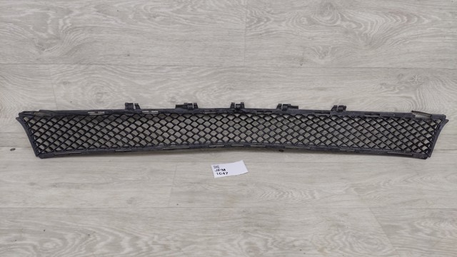 MERCEDES A2138850622 Решетка бампера переднего центральная в наличии Чернигов