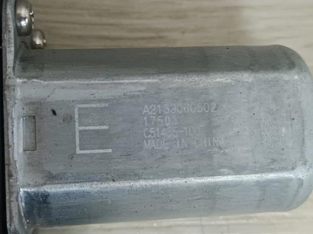 Моторчик стеклоподъемника двери задней, левой A2139060502 MERCEDES