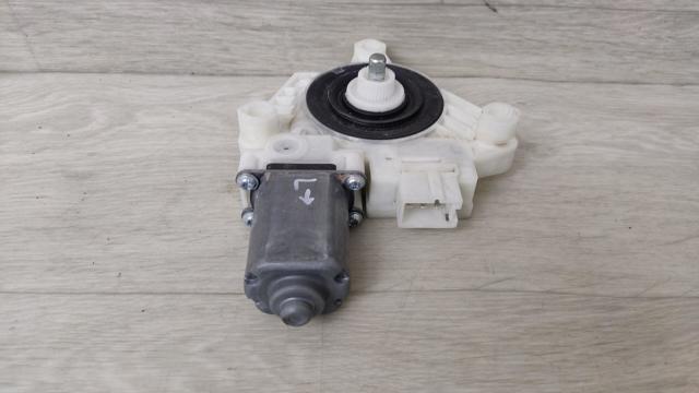 Мотор стеклоподъемника двери передней, левой A2139069901 MERCEDES