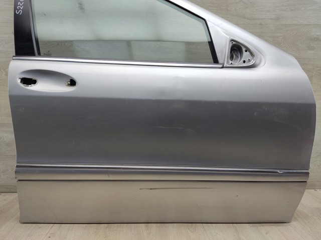 Пассажирская передняя дверь A2207200205 MERCEDES
