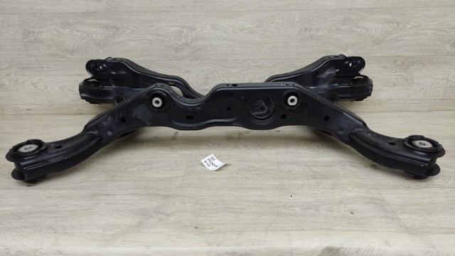Поперечина задней подвески A2463501408 MERCEDES