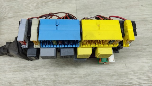 A2469067100 Блок предохранителей купить Ирпень