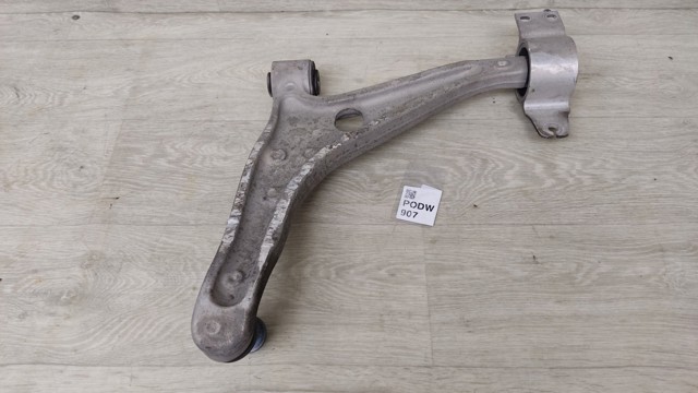 Рычаг передней подвески нижний, правый A2473307602 MERCEDES