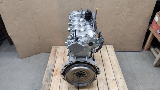MERCEDES A2700108902 Двигатель в наличии Киев