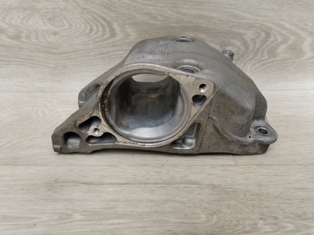 Подушка (опора) двигателя, правая задняя A2702230138 MERCEDES