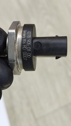 MERCEDES 2789050100 Датчик давления топлива в наличии Полтава