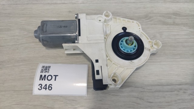 LAND ROVER AH2214B552AA Мотор стеклоподъемника двери передней правой в наличии Черновцы
