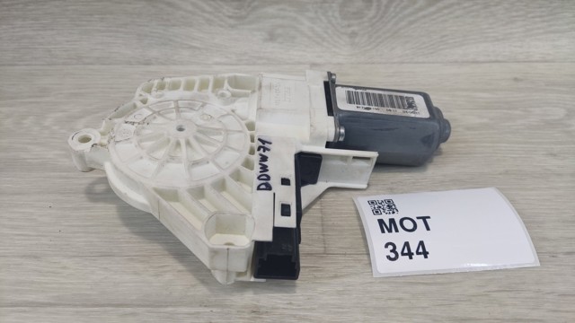 LAND ROVER AH2214B554AA Мотор стеклоподъемника двери задней правой в наличии Днепр