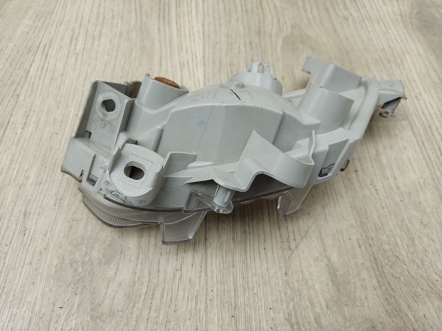 Левый указатель поворота B45A51360 MAZDA