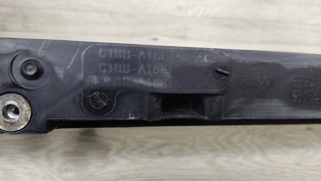 FORD C1BBA16E146AC Рамка радиатора в наличии Ровно