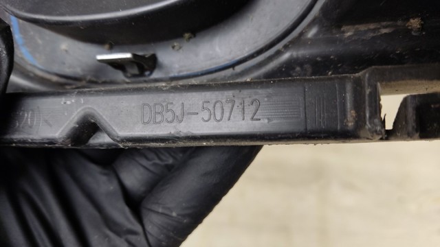 MAZDA DB5J50712 Решетка радиатора в наличии Ужгород