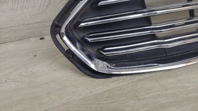 DS738150JW FORD Решетка радиатора купить в Украина