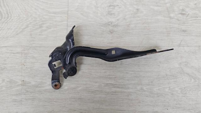 MAZDA GJ6A52410A Петля капота правая в наличии Житомир