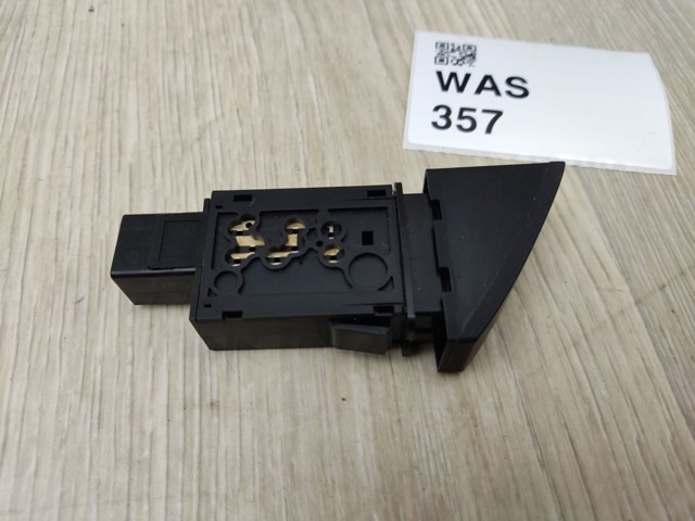 MAZDA GS1D664H0 Кнопка аварийки в наличии Одесса
