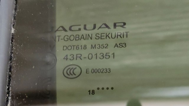 Окно задней двери J9C2848 JAGUAR