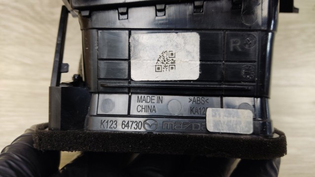K12364730C02 MAZDA Решетка вентиляции салона на "торпедо" правая купить в Запорожье