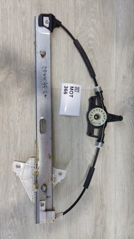 Механизм стеклоподъемника двери задней, левой KB7W73590 MAZDA