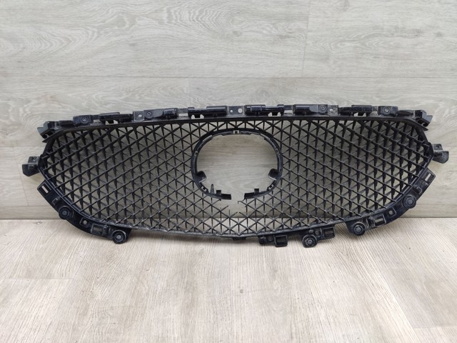 KB8C50719 MAZDA Решетка радиатора купить в Тернополь