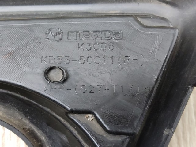 MAZDA KD5350C11 Заглушка (решетка) противотуманных фар бампера переднего правая в наличии Ирпень