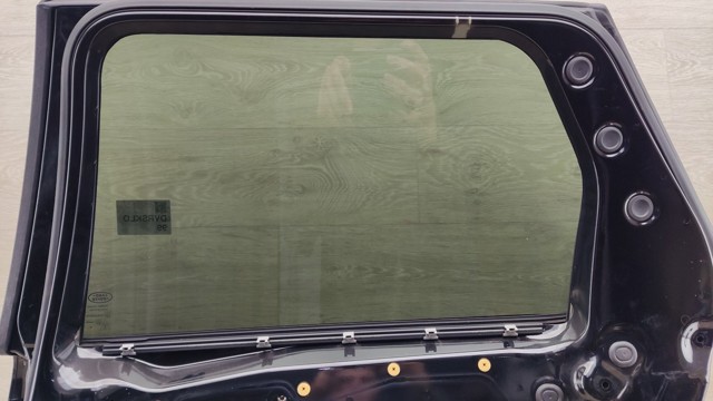 LR058833 LAND ROVER Стекло двери задней правой купить в Львов