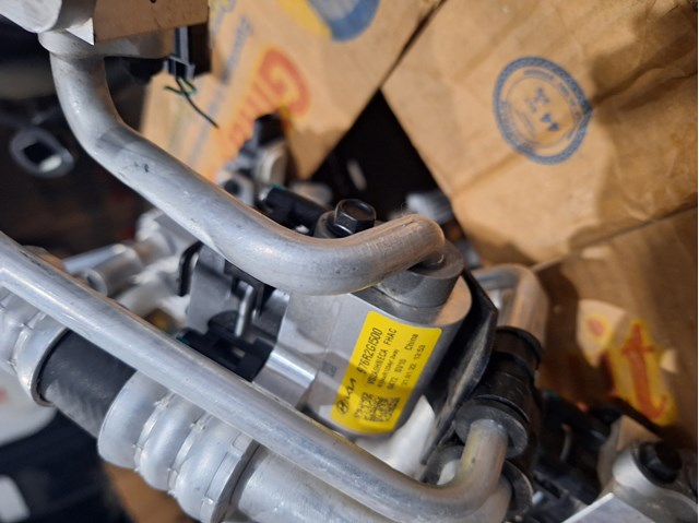 976R2GI500 HYUNDAI купить в Ирпень