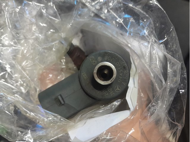 Форсунка дизельная в сборе 0445110208 MERCEDES