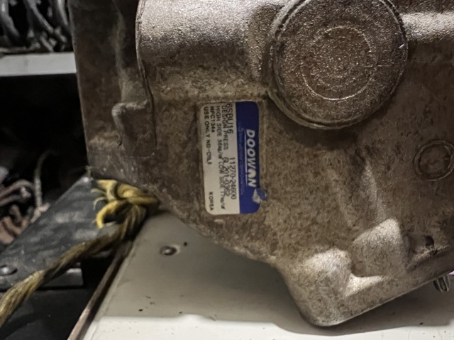 Компрессор системы кондиционирования 1127024600 HYUNDAI