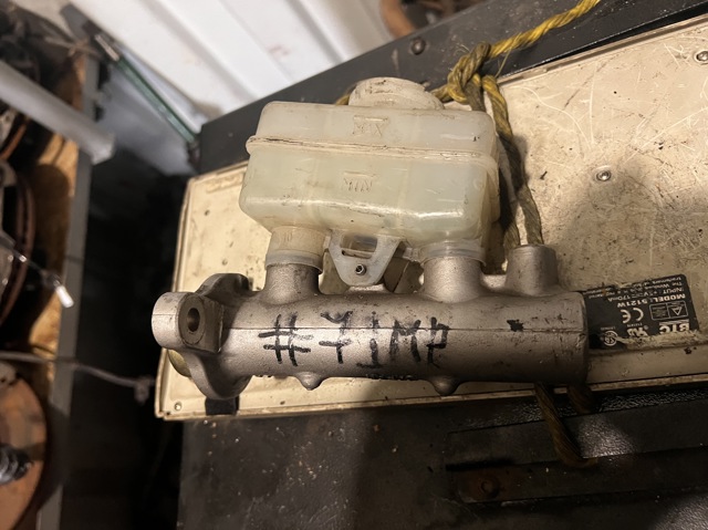SUBARU 26401AC190 Главный тормозной цилиндр в наличии Ирпень